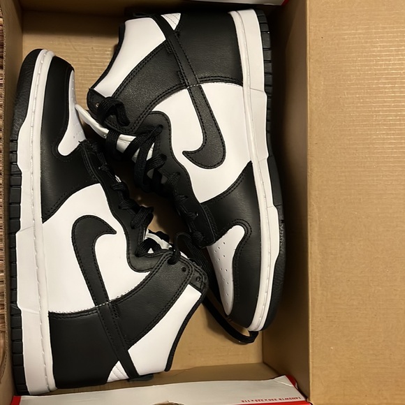 Nike Dunks Hi Retro - Picture 5 of 7